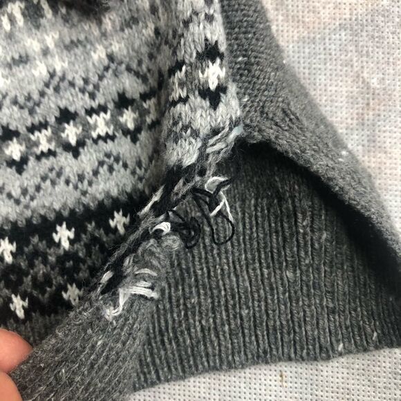 Chaps Sweater Sz Medium - Upcycle, Repair, Priced to Sell - Picture 5 of 8